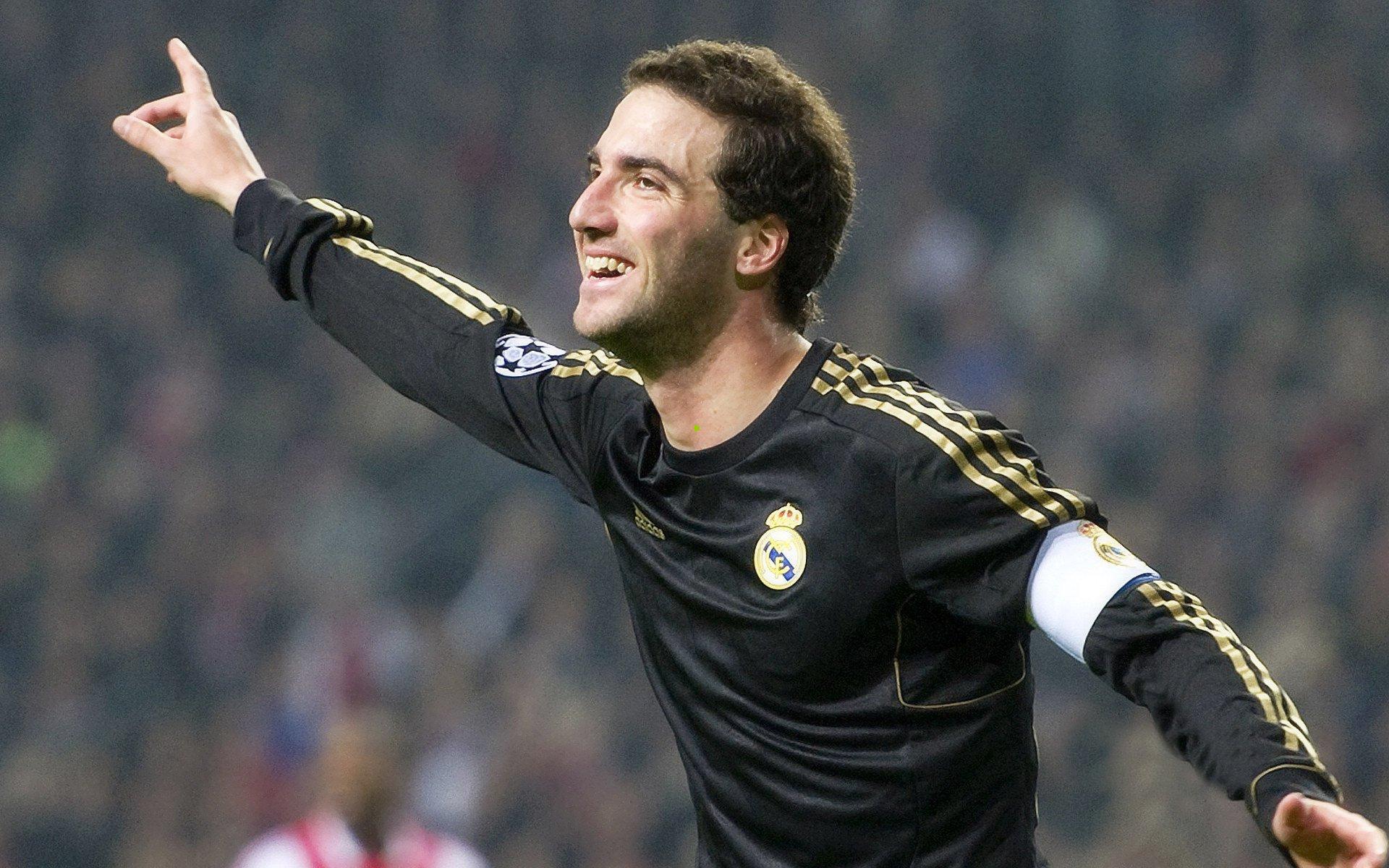 老维斯塔潘赛道犀利点评，迈凯伦两车过弯稳定性差异显著，诺里斯赛车尾部明显挣扎